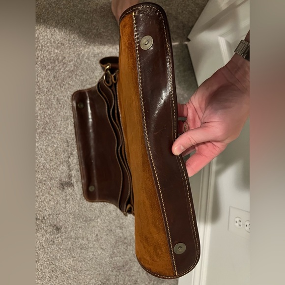 Italian Leather Messenger Bag - Picture 8 of 14